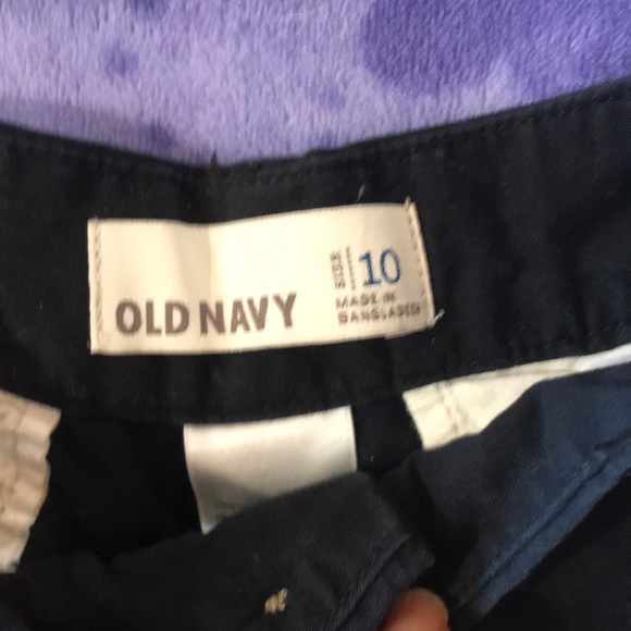 Short and shirt bundle, Old Navy short, Uproar top - Picture 2 of 8